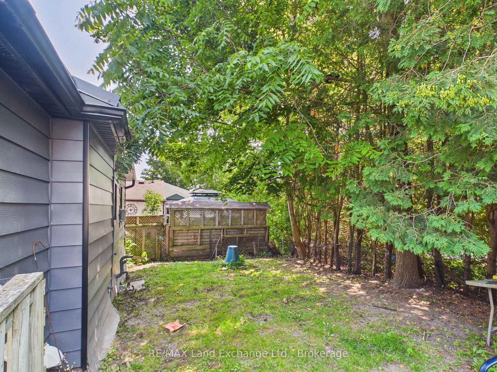 410 RUSSELL Street • Kincardine, ON photo 14