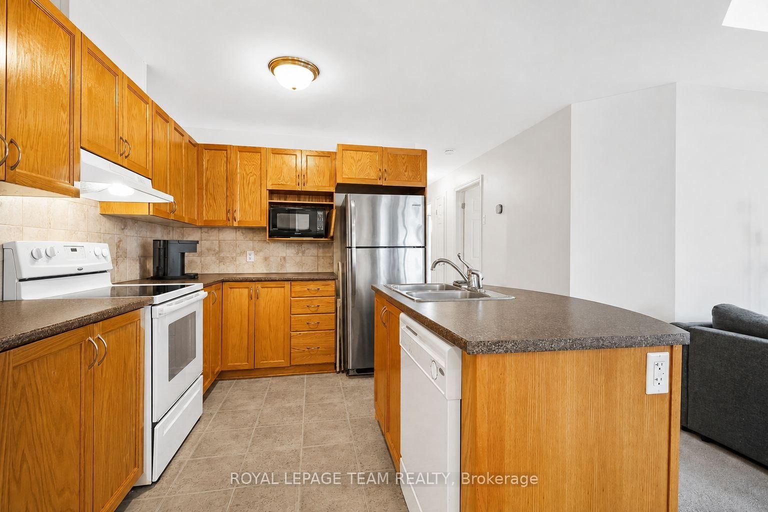 200 Paseo Private • #6 • Ottawa, ON photo 7