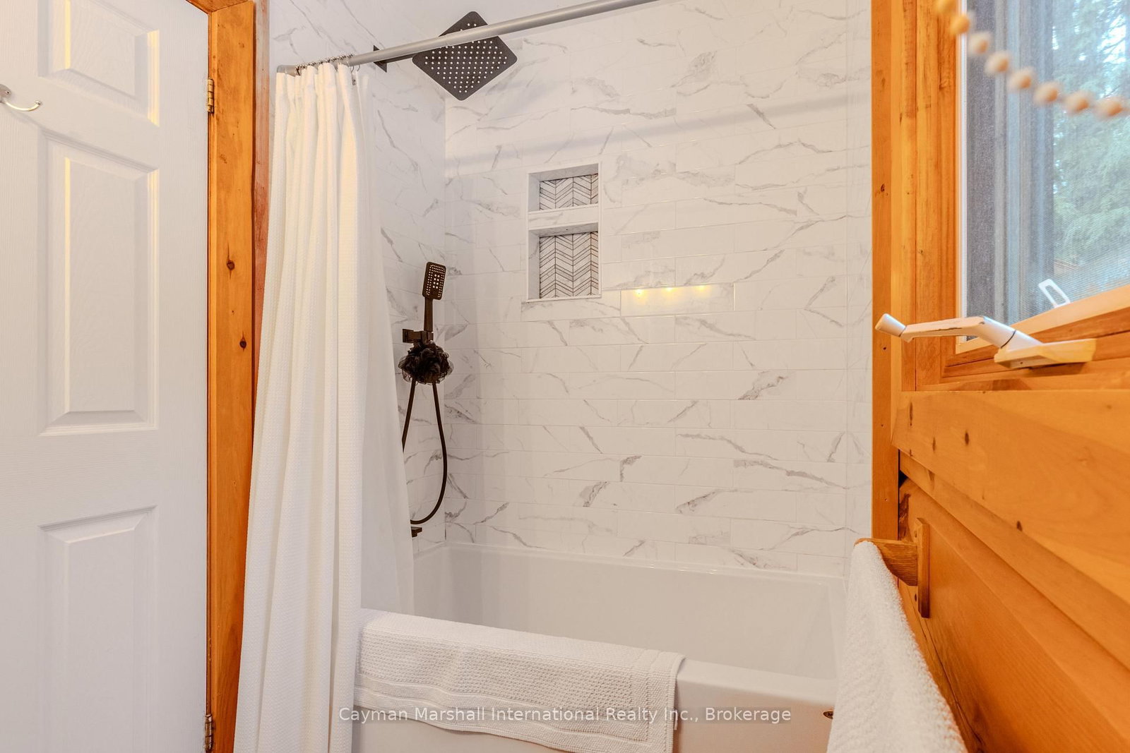 1186 Ashforth Drive • Muskoka Lakes, ON photo 11