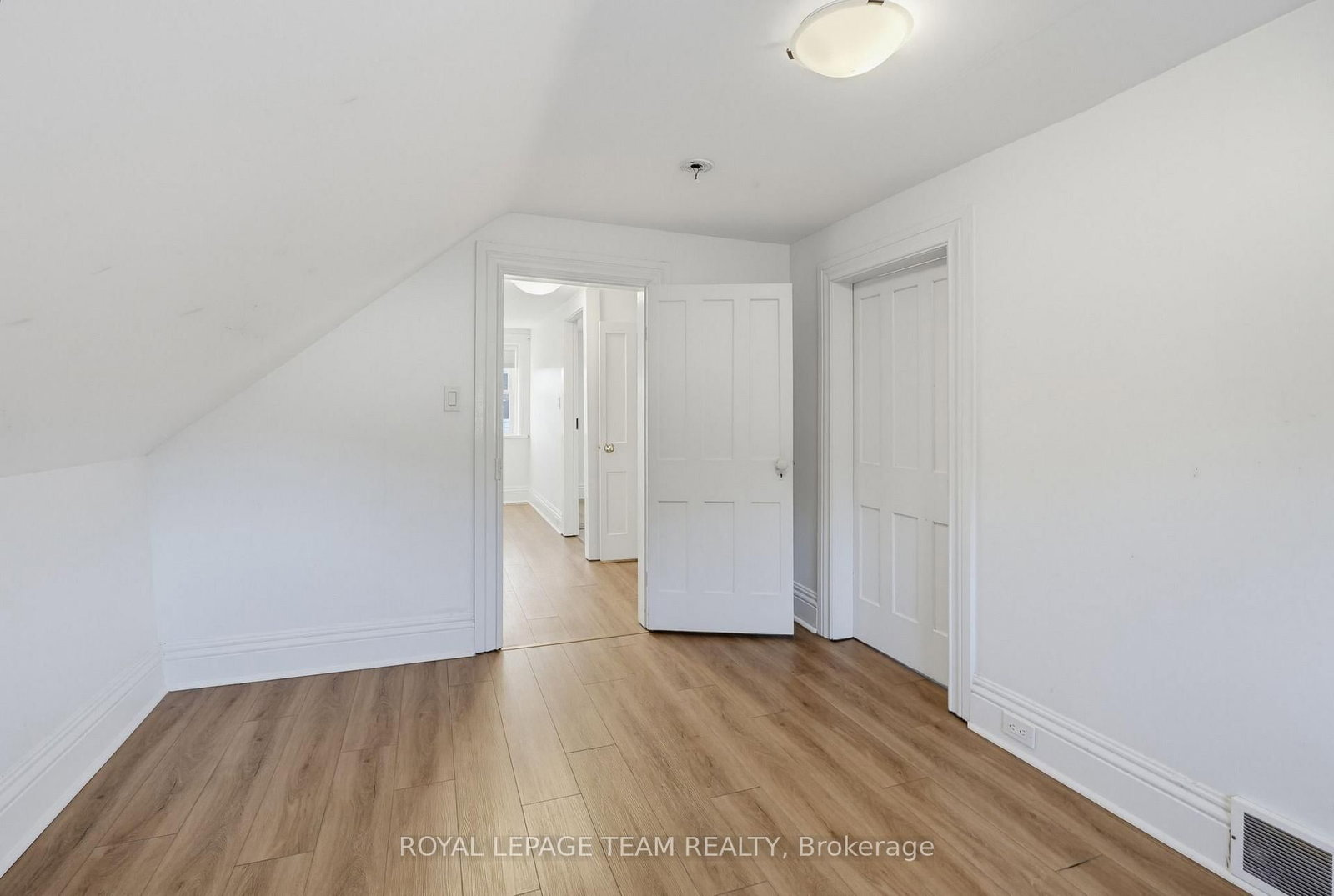 81 BANK Street S • Renfrew, ON photo 20