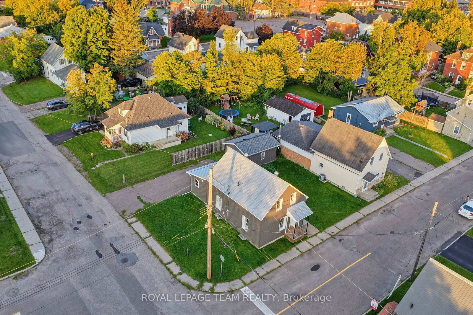 81 BANK Street S • Renfrew, ON photo 27