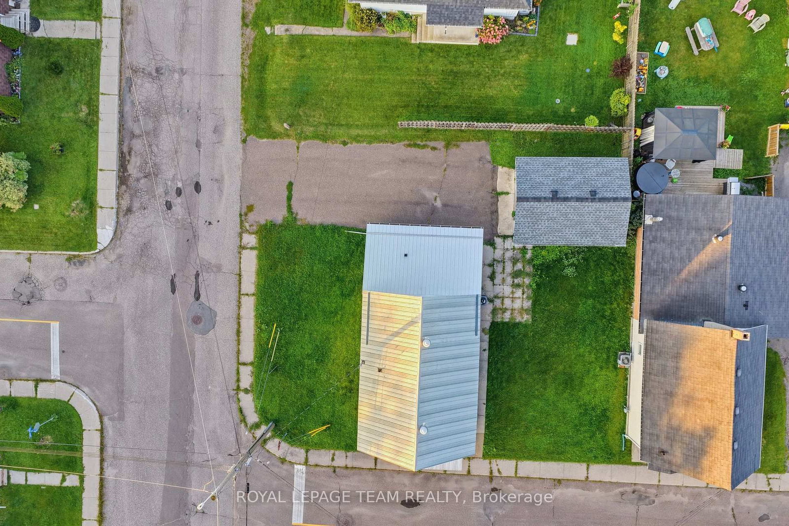 81 BANK Street S • Renfrew, ON photo 30