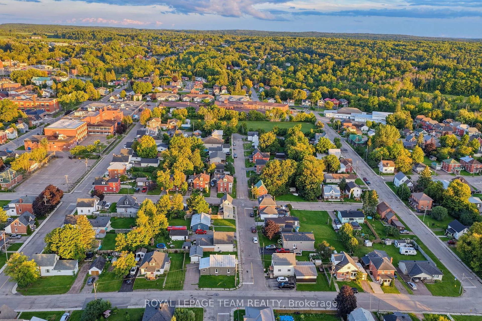 81 BANK Street S • Renfrew, ON photo 32