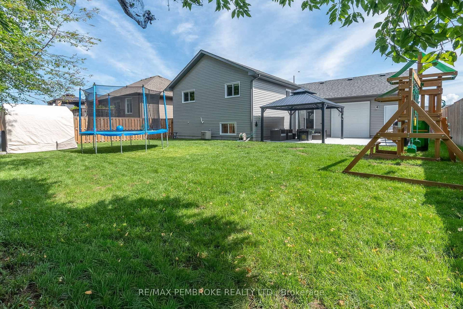 521 Gardner Crescent • Petawawa, ON photo 39