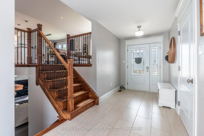 521 Gardner Crescent • Petawawa, ON photo 7