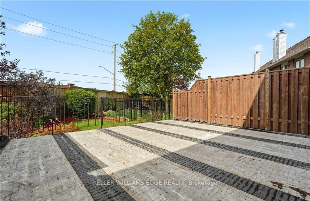 14 Harbour Drive • Hamilton, ON photo 36
