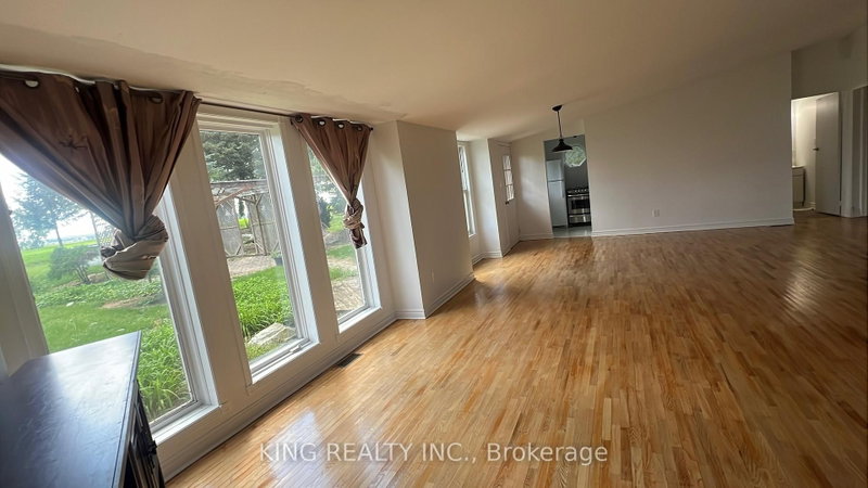 1 - 431 Avon Drive N