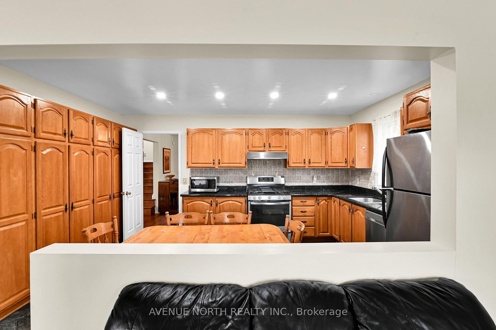 48 Hackett Street • Ottawa, ON photo 12