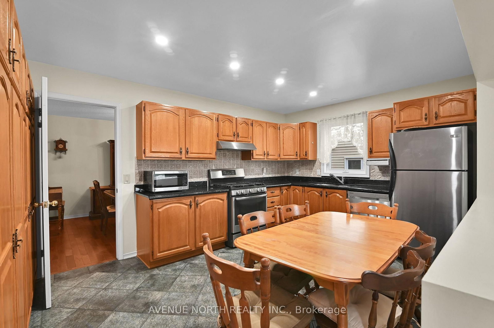 48 Hackett Street • Ottawa, ON photo 13