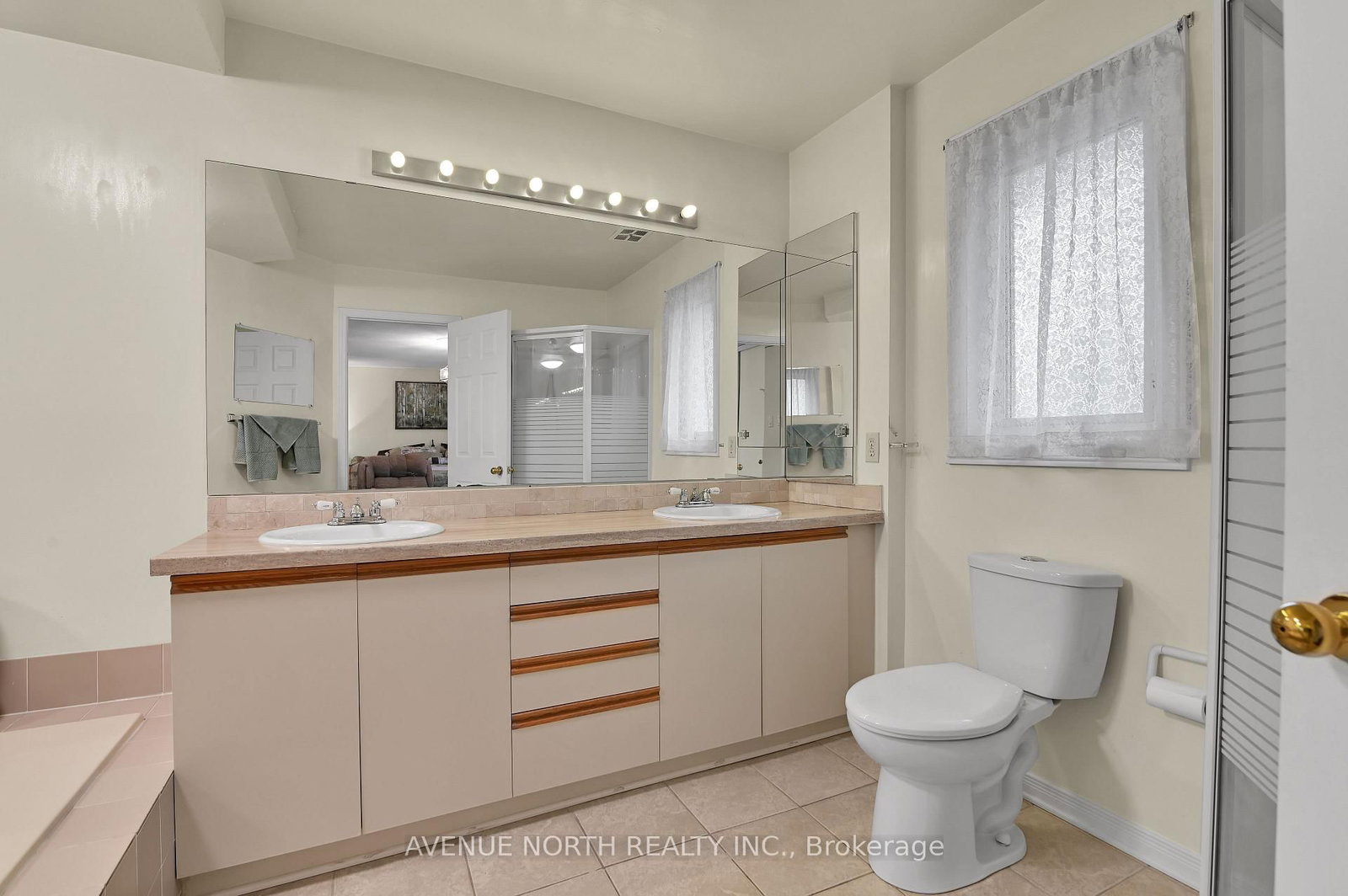 48 Hackett Street • Ottawa, ON photo 19
