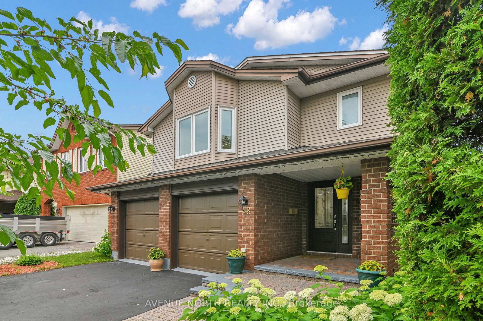 48 Hackett Street • Ottawa, ON photo 2