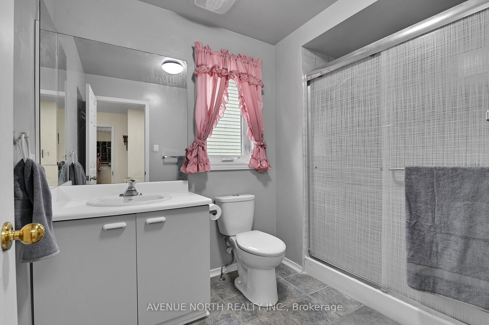 48 Hackett Street • Ottawa, ON photo 27