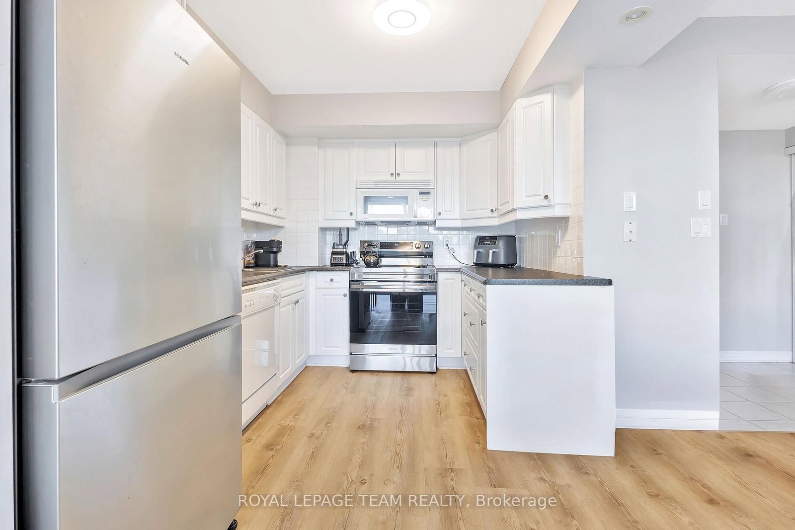 2759 Carousel Crescent • #501 • Ottawa, ON photo 10