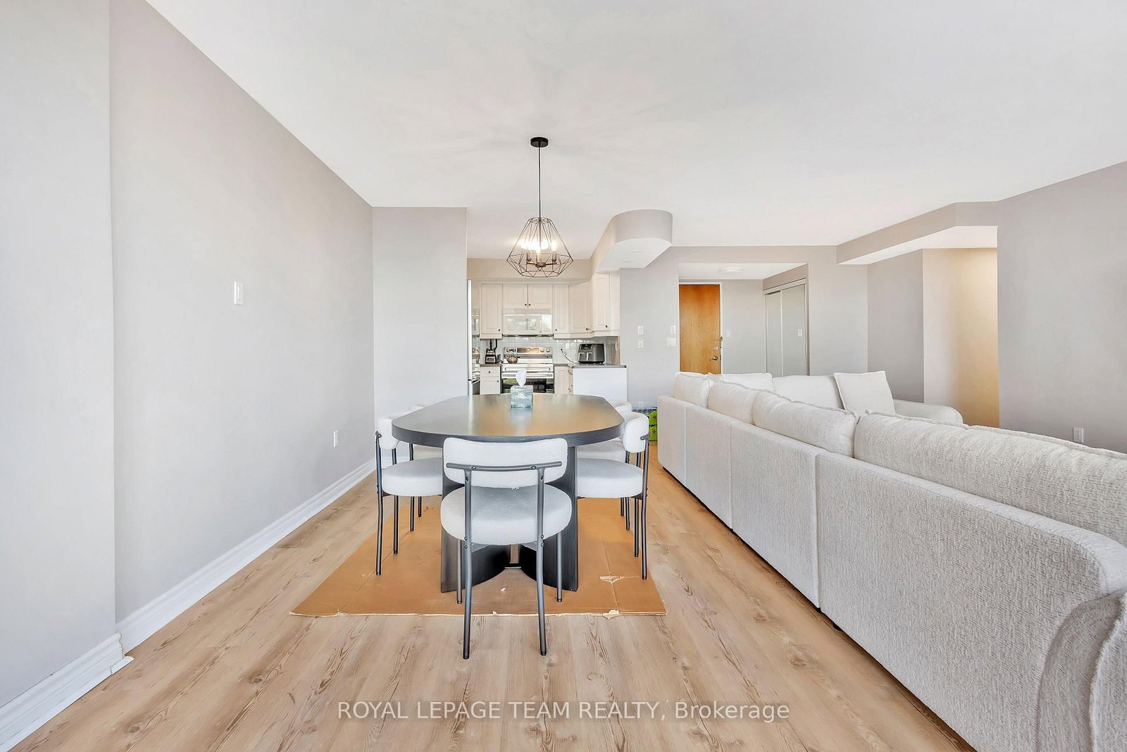 2759 Carousel Crescent • #501 • Ottawa, ON photo 12