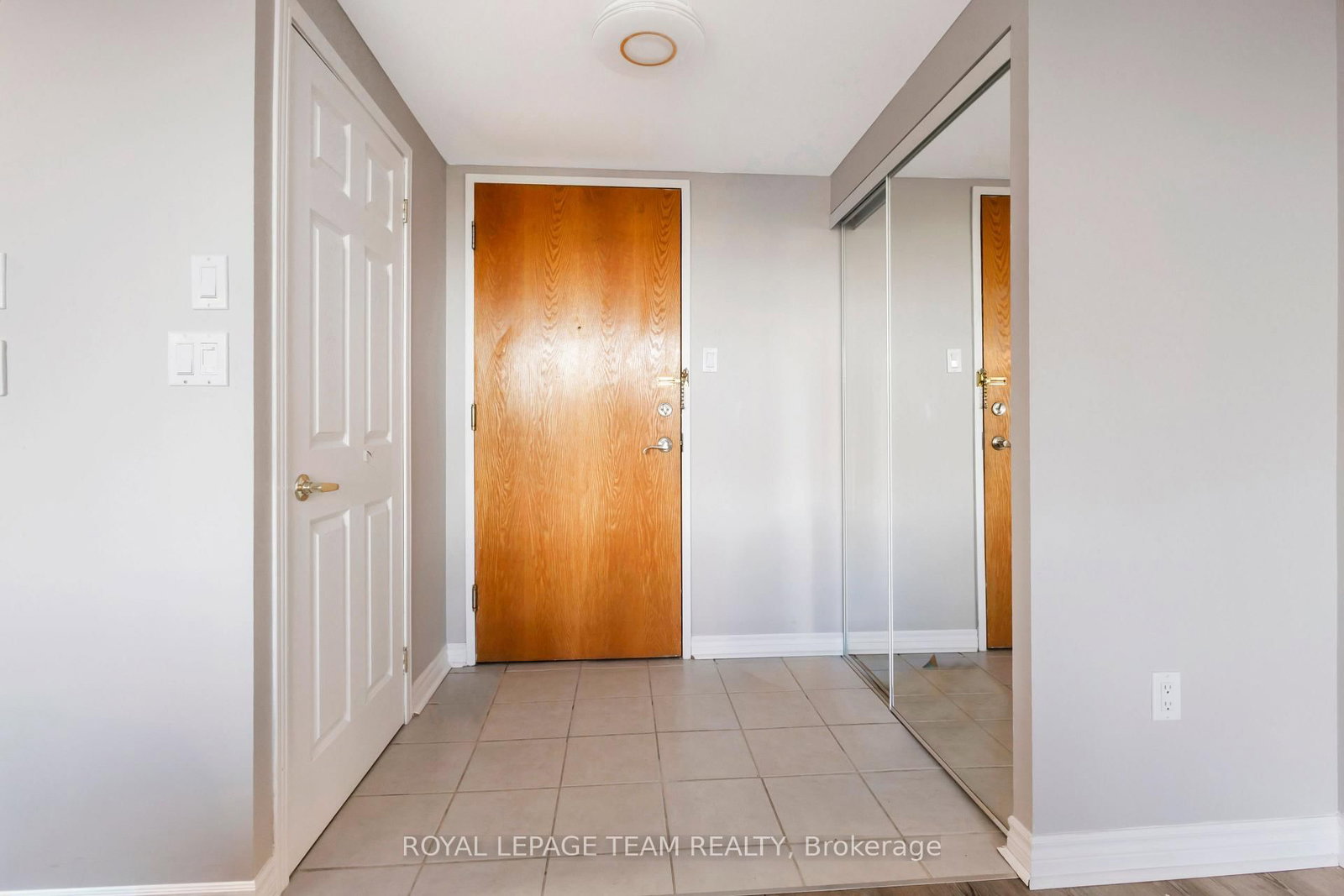 2759 Carousel Crescent • #501 • Ottawa, ON photo 14
