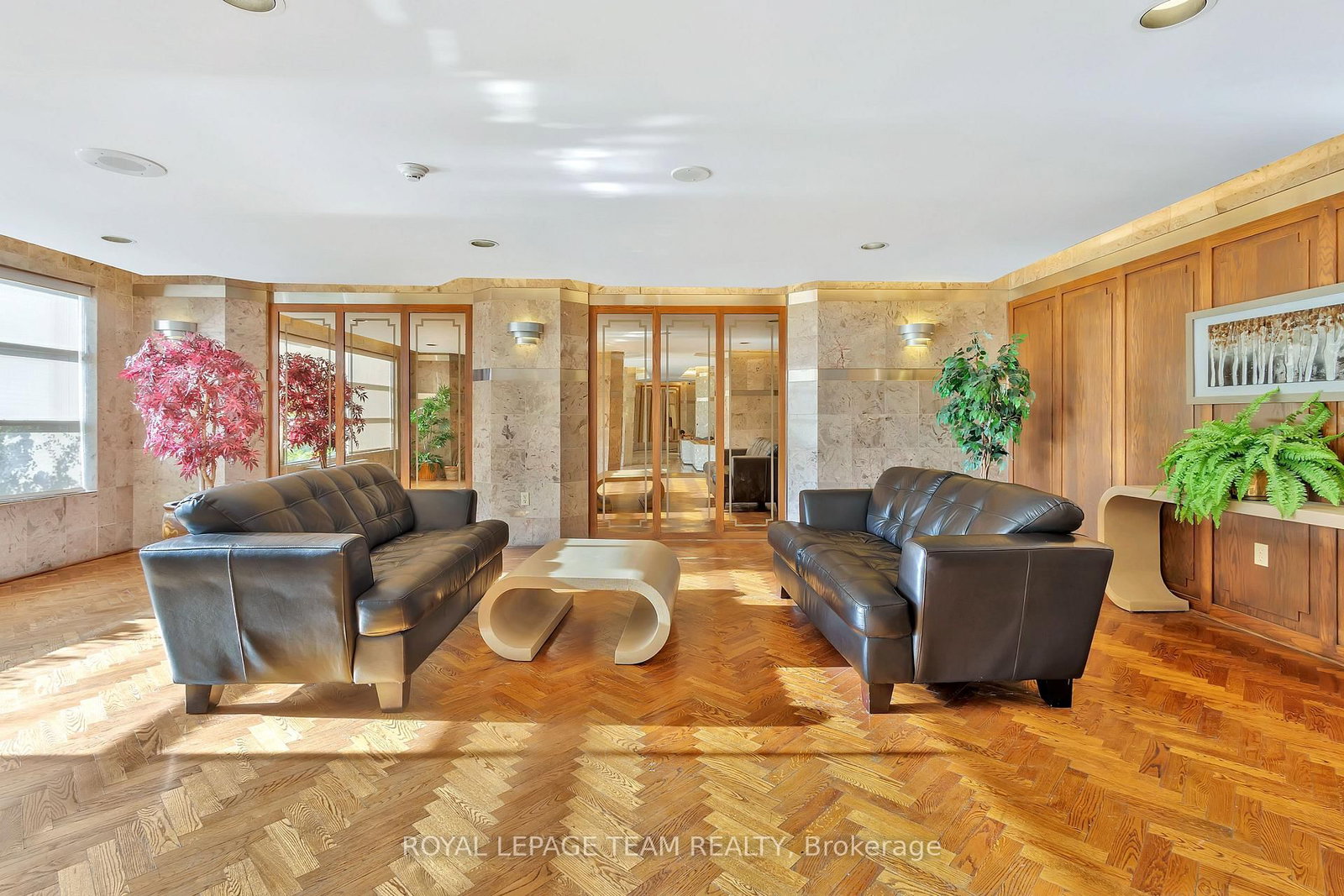 2759 Carousel Crescent • #501 • Ottawa, ON photo 5