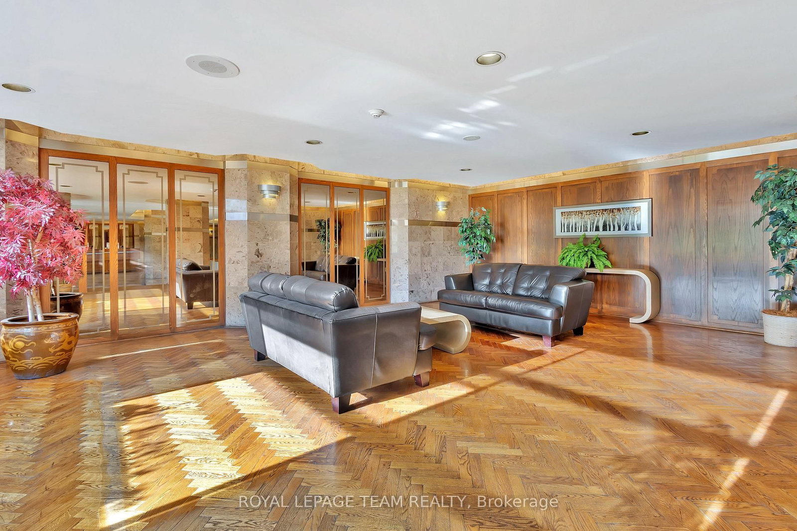 2759 Carousel Crescent • #501 • Ottawa, ON photo 6