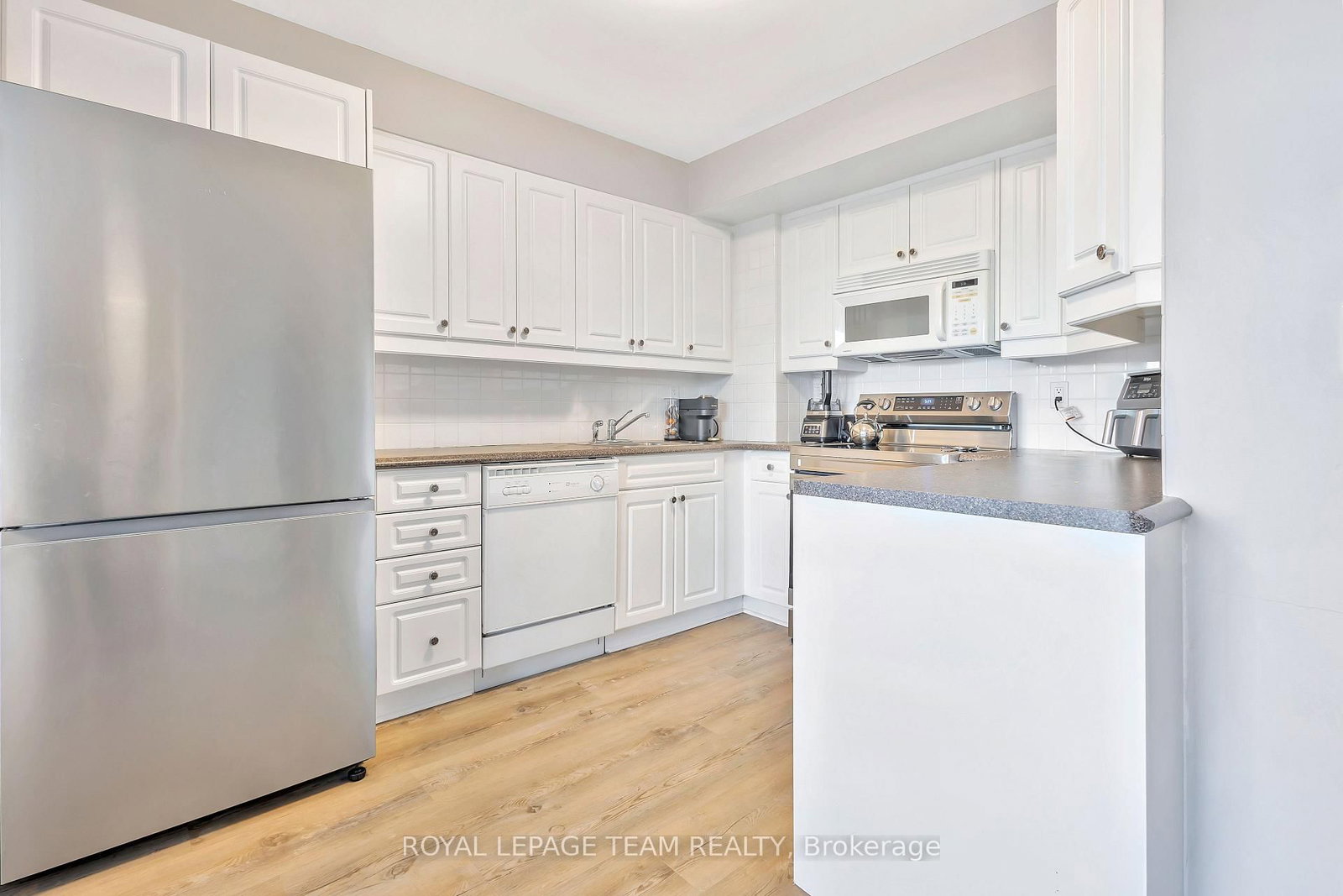 2759 Carousel Crescent • #501 • Ottawa, ON photo 9