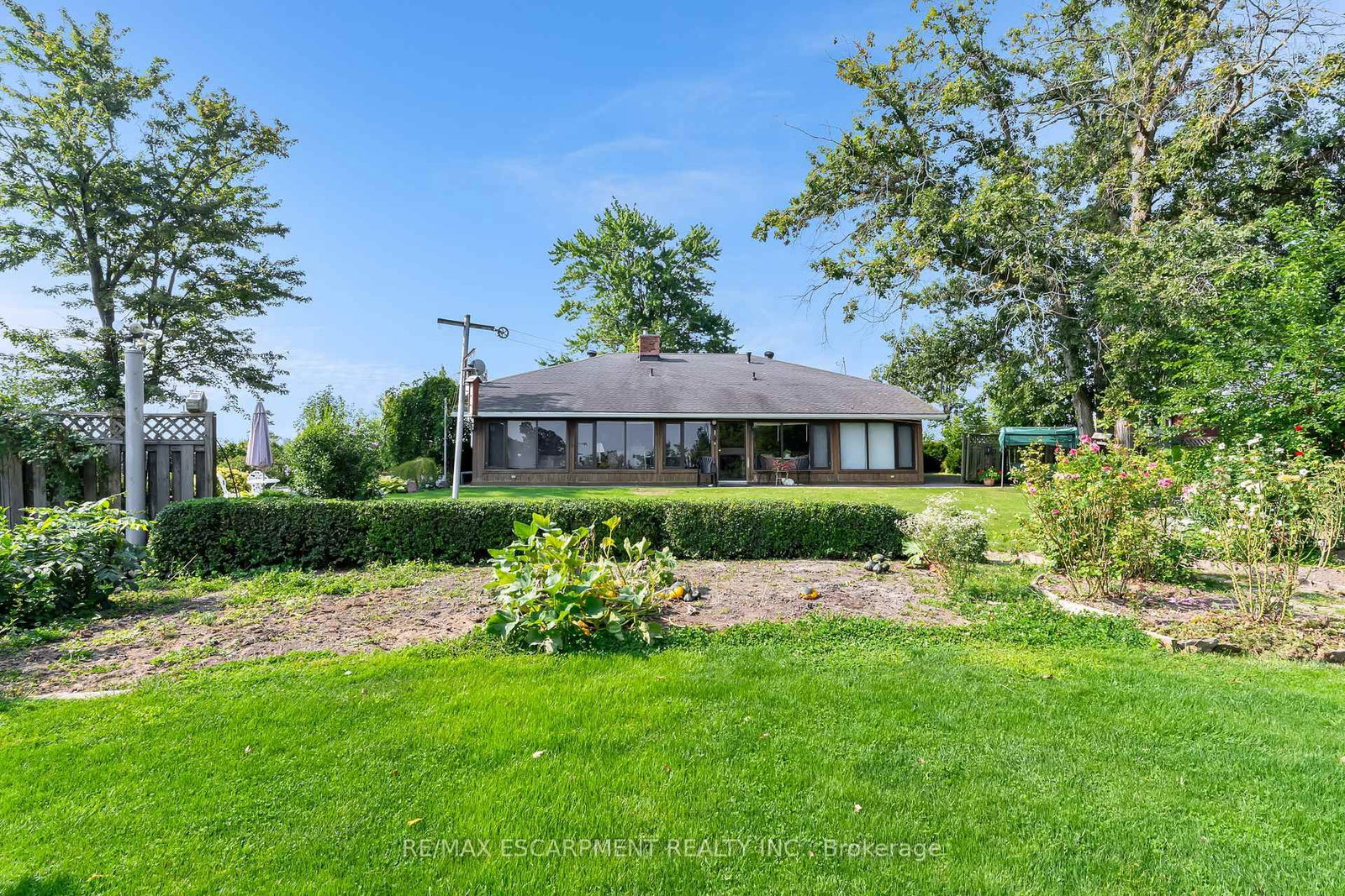 609 Green Mountain Road E • Hamilton, ON photo 23