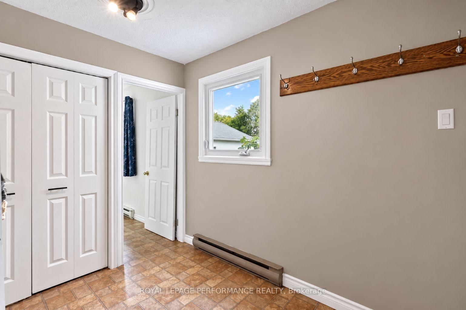 71 Mechanic Street W • North Glengarry, ON photo 4