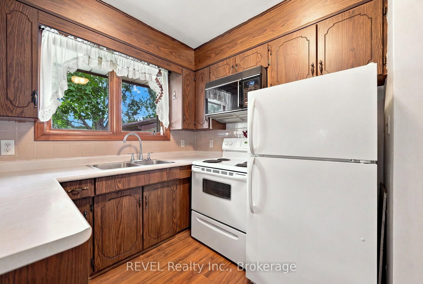 563 Bunting Road • St. Catharines, ON photo 21