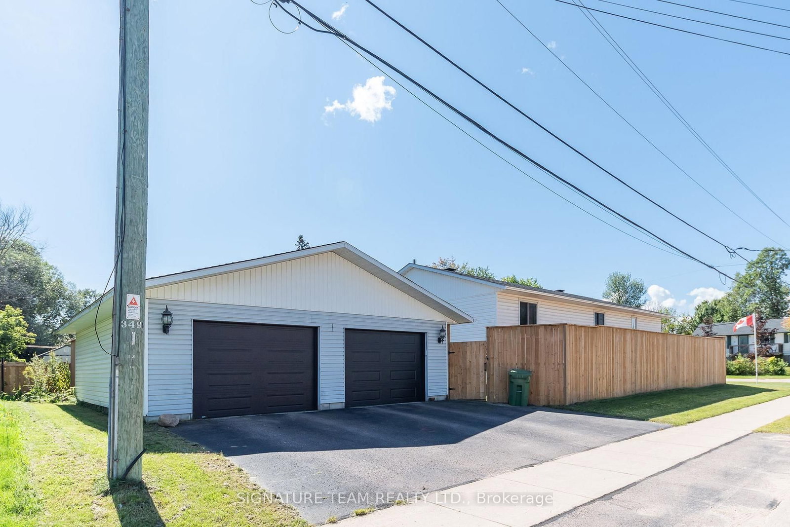 10 Selkirk Street • Petawawa, ON photo 2