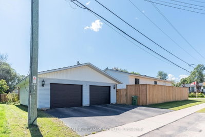 10 Selkirk Street • Petawawa, ON photo 2