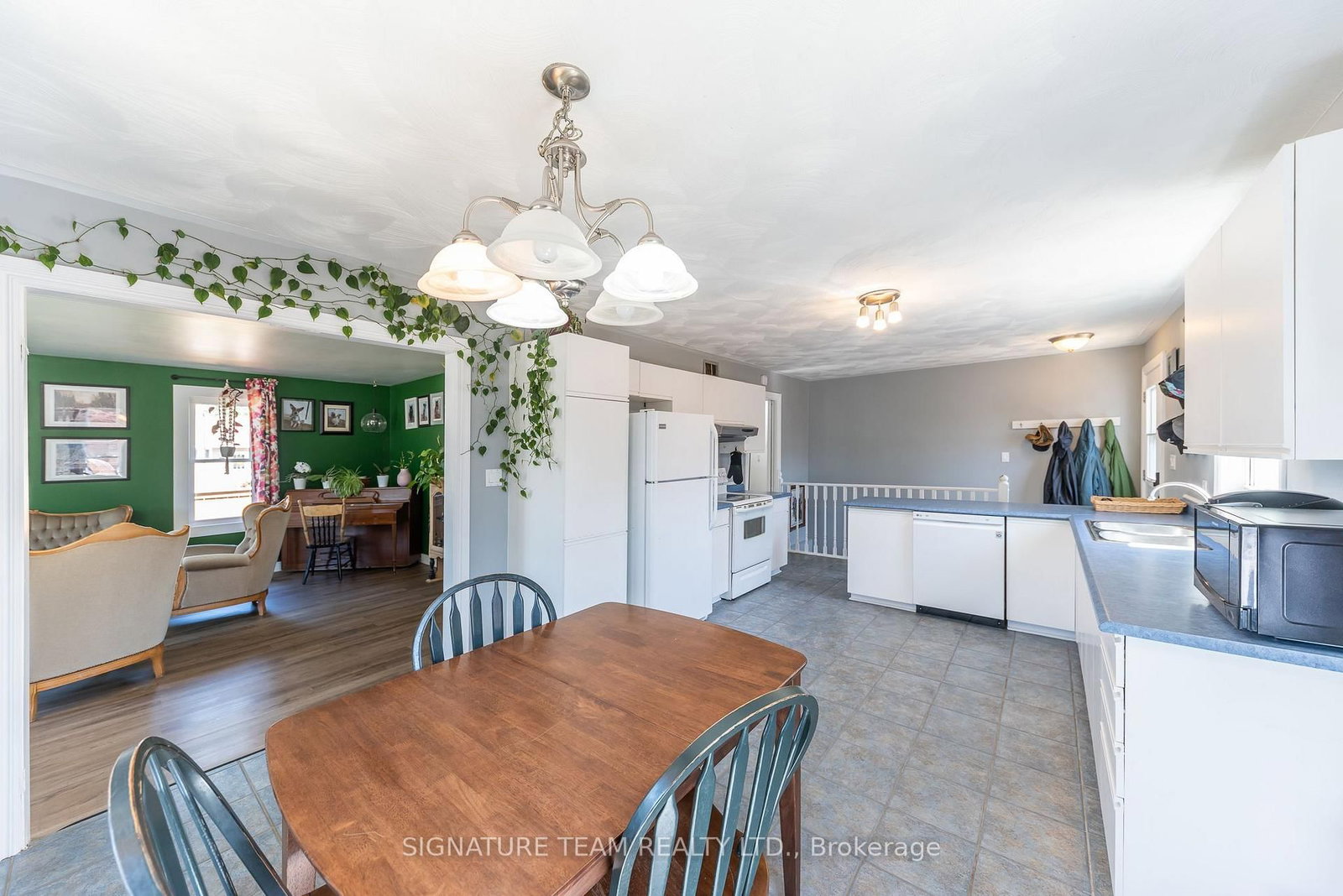 10 Selkirk Street • Petawawa, ON photo 8