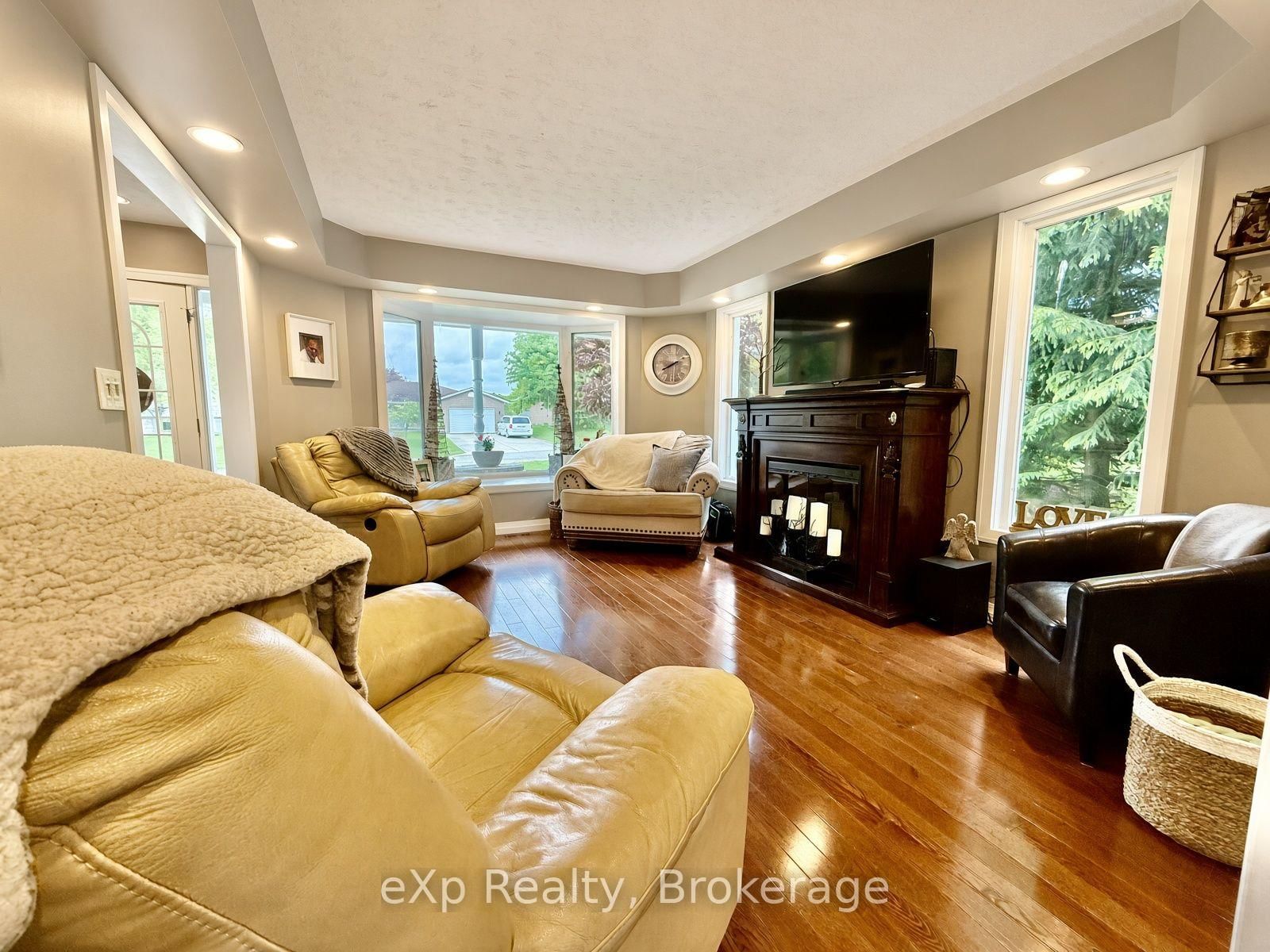 3 GRAY Court • South Bruce, ON photo 6