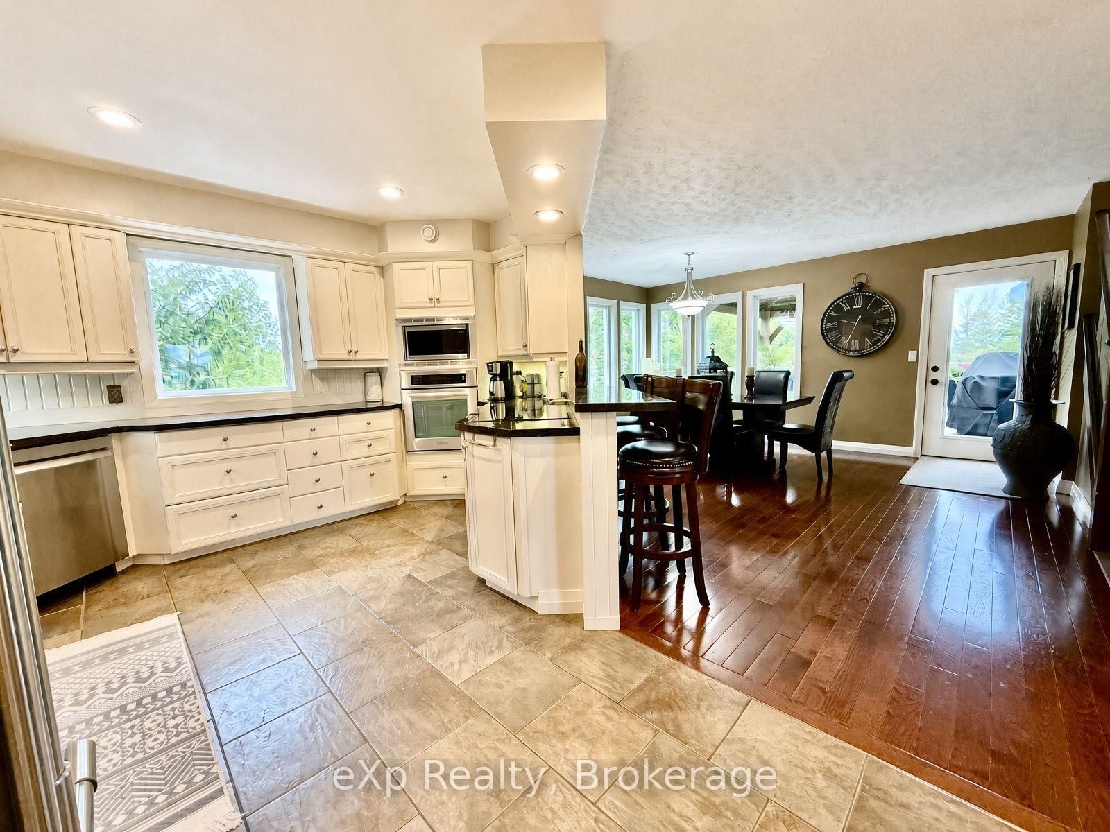 3 GRAY Court • South Bruce, ON photo 8