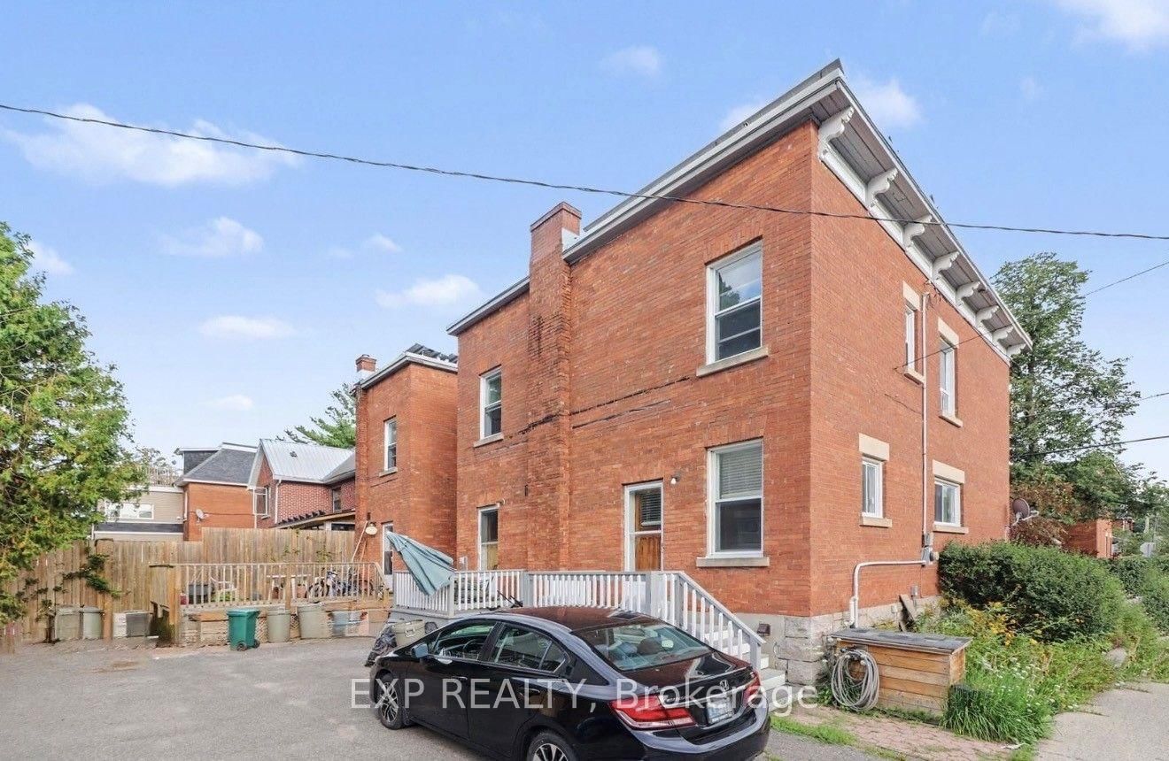 109 Hopewell Avenue • Ottawa, ON photo 31
