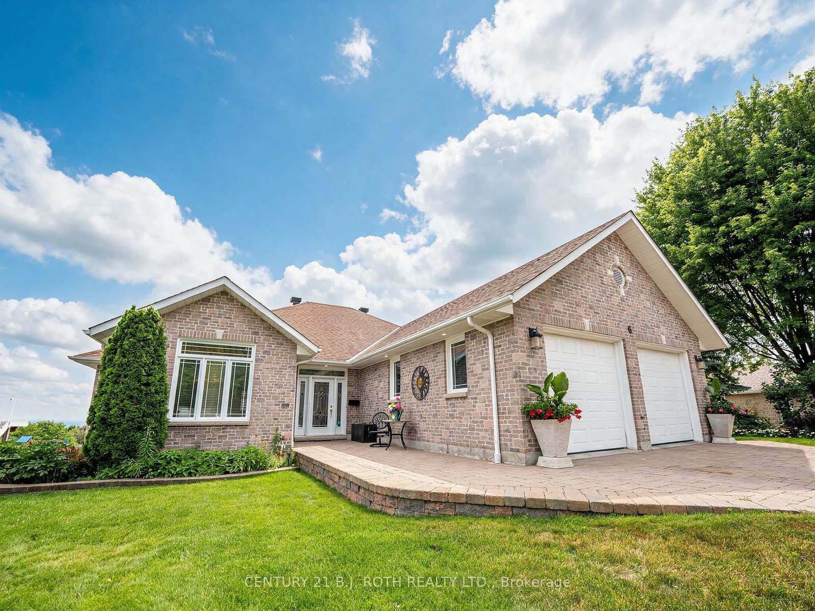 6 Mapleview Place • North Bay, ON photo 2