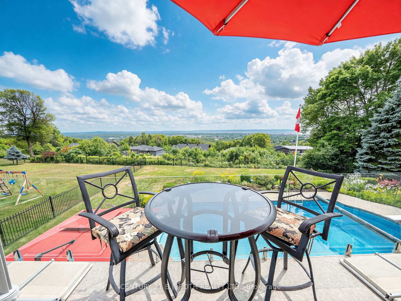 6 Mapleview Place • North Bay, ON photo 3