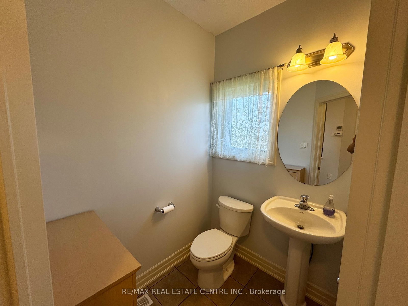 32 Hodgson Drive • Guelph, ON photo 4