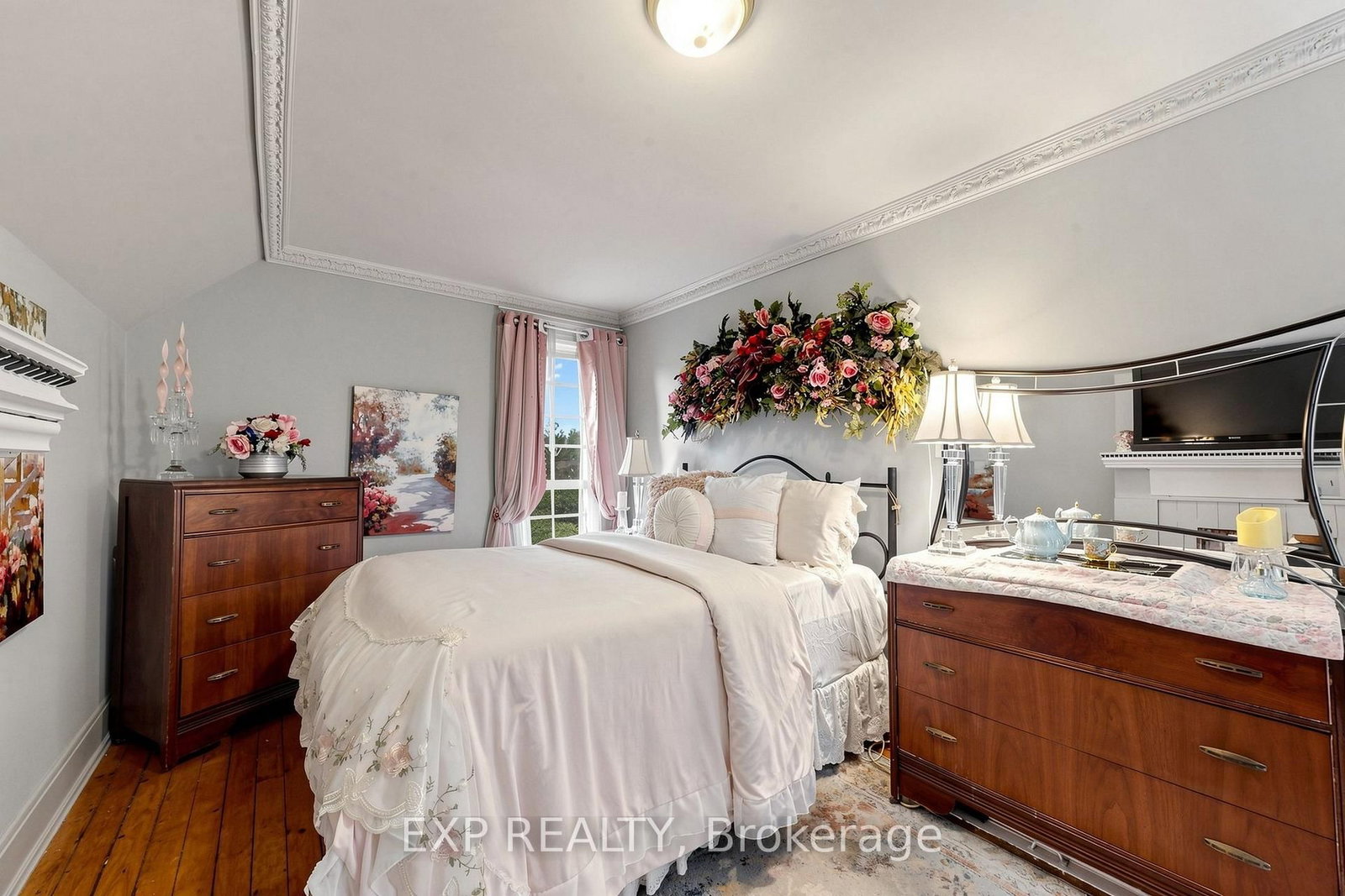 28 Simcoe Street • Kawartha Lakes, ON photo 16