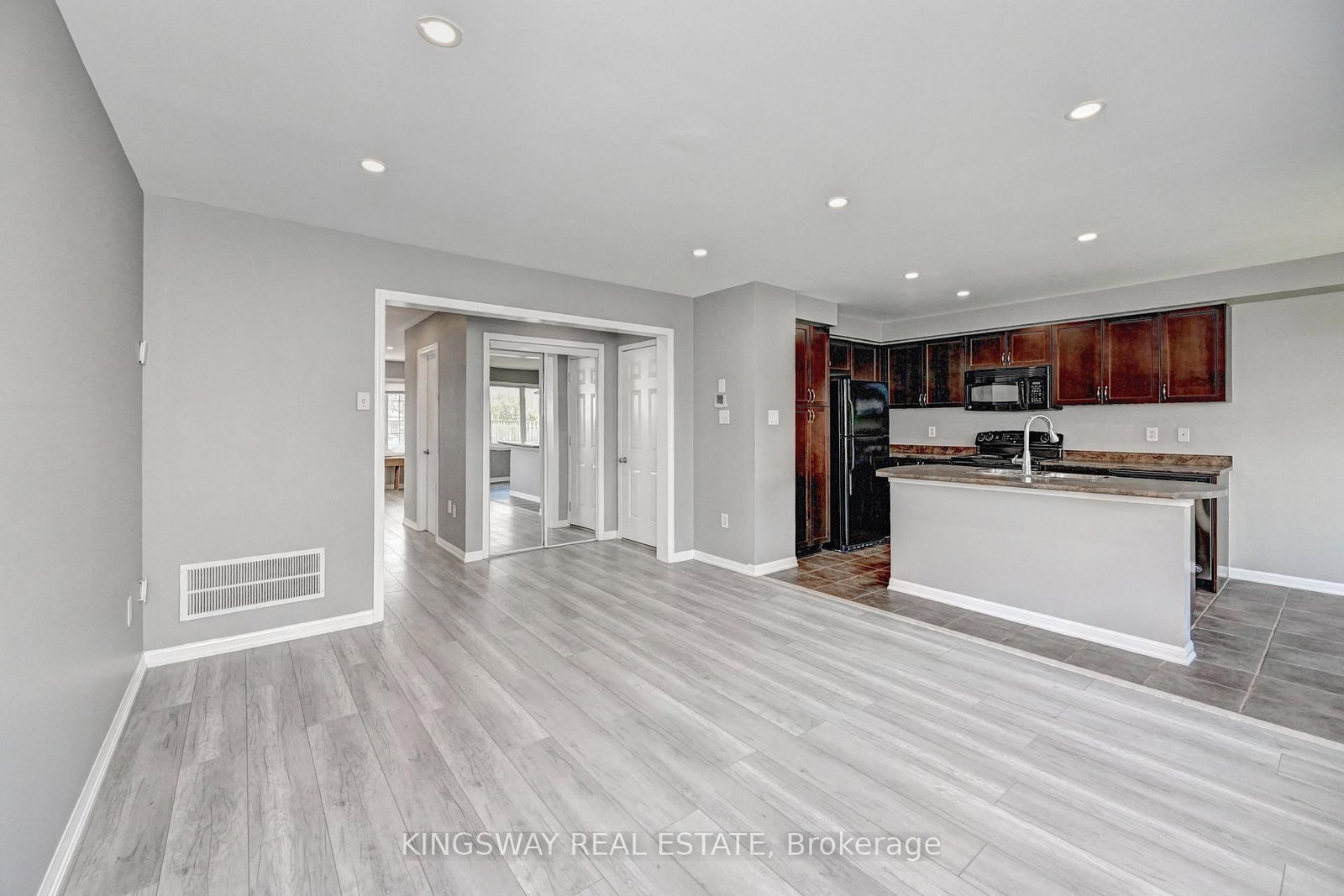 103 Blackbird Circle • Cambridge, ON photo 16