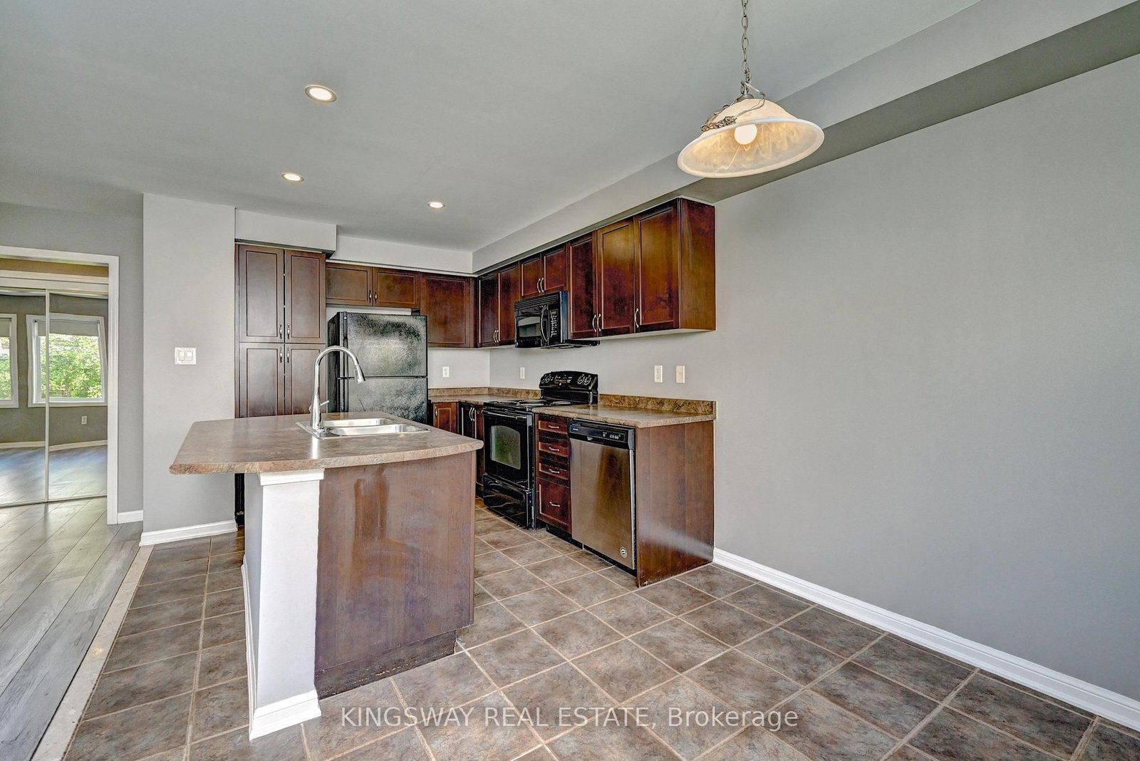 103 Blackbird Circle • Cambridge, ON photo 18