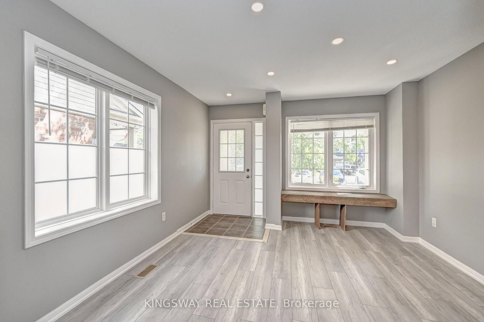 103 Blackbird Circle • Cambridge, ON photo 9