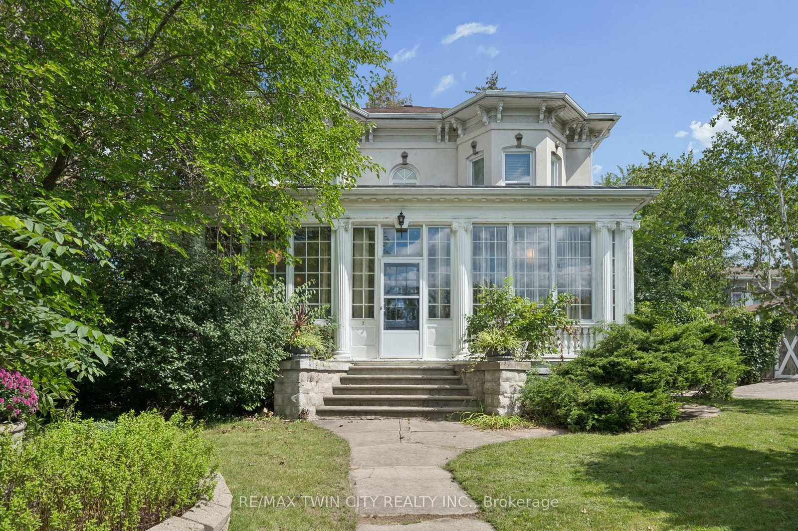 66 Park Hill Road E • Cambridge, ON photo 1