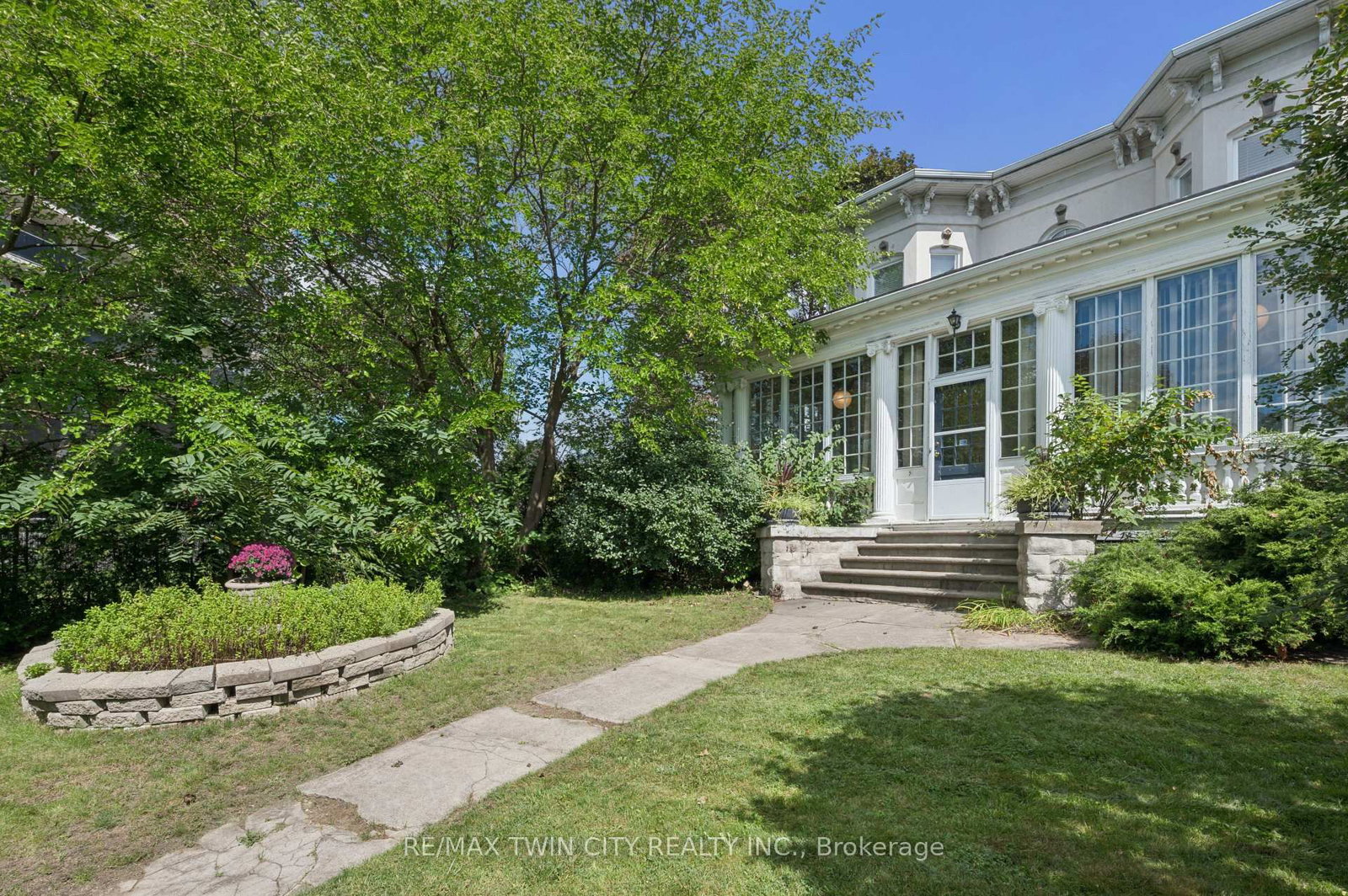 66 Park Hill Road E • Cambridge, ON photo 4