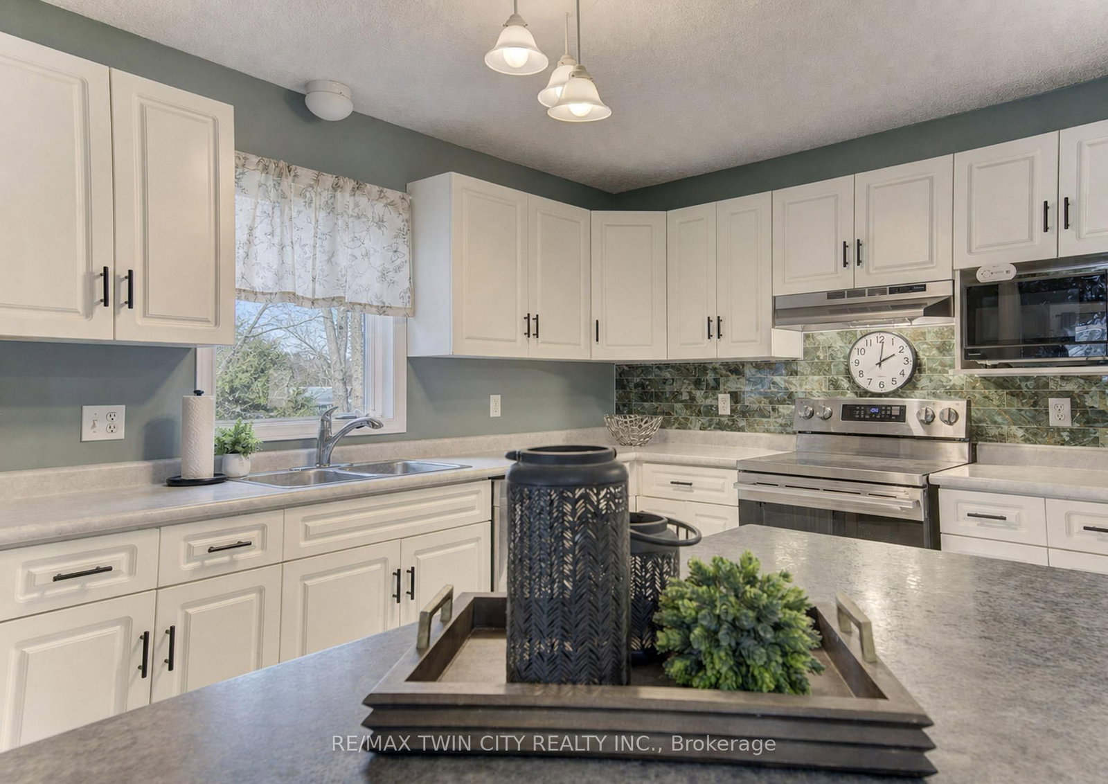 95 York Street E • Centre Wellington, ON photo 11
