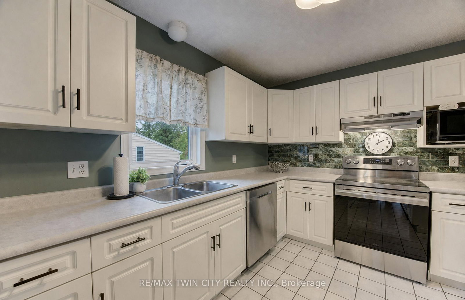 95 York Street E • Centre Wellington, ON photo 12