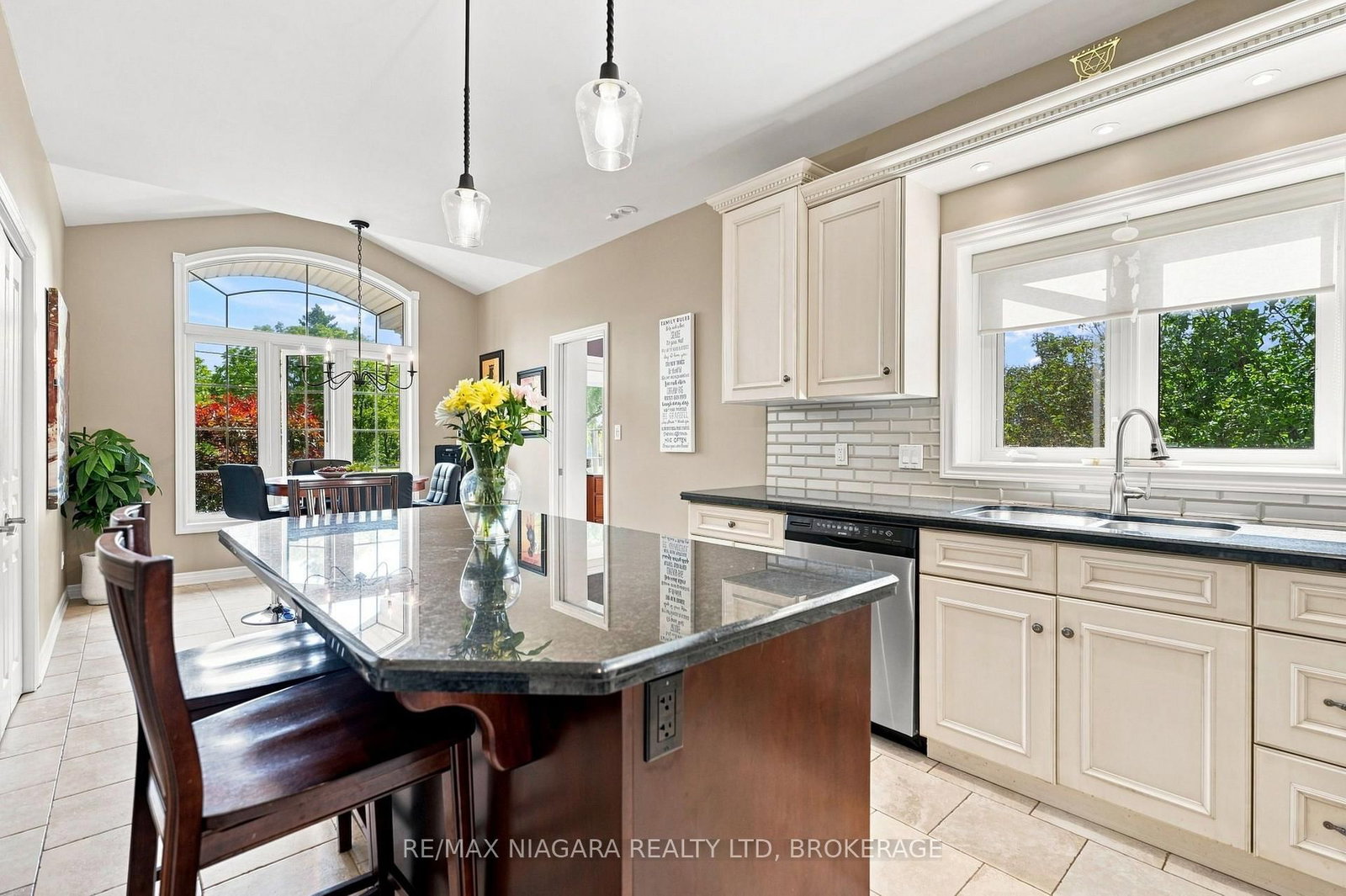 1025 Pelham Road • St. Catharines, ON photo 12