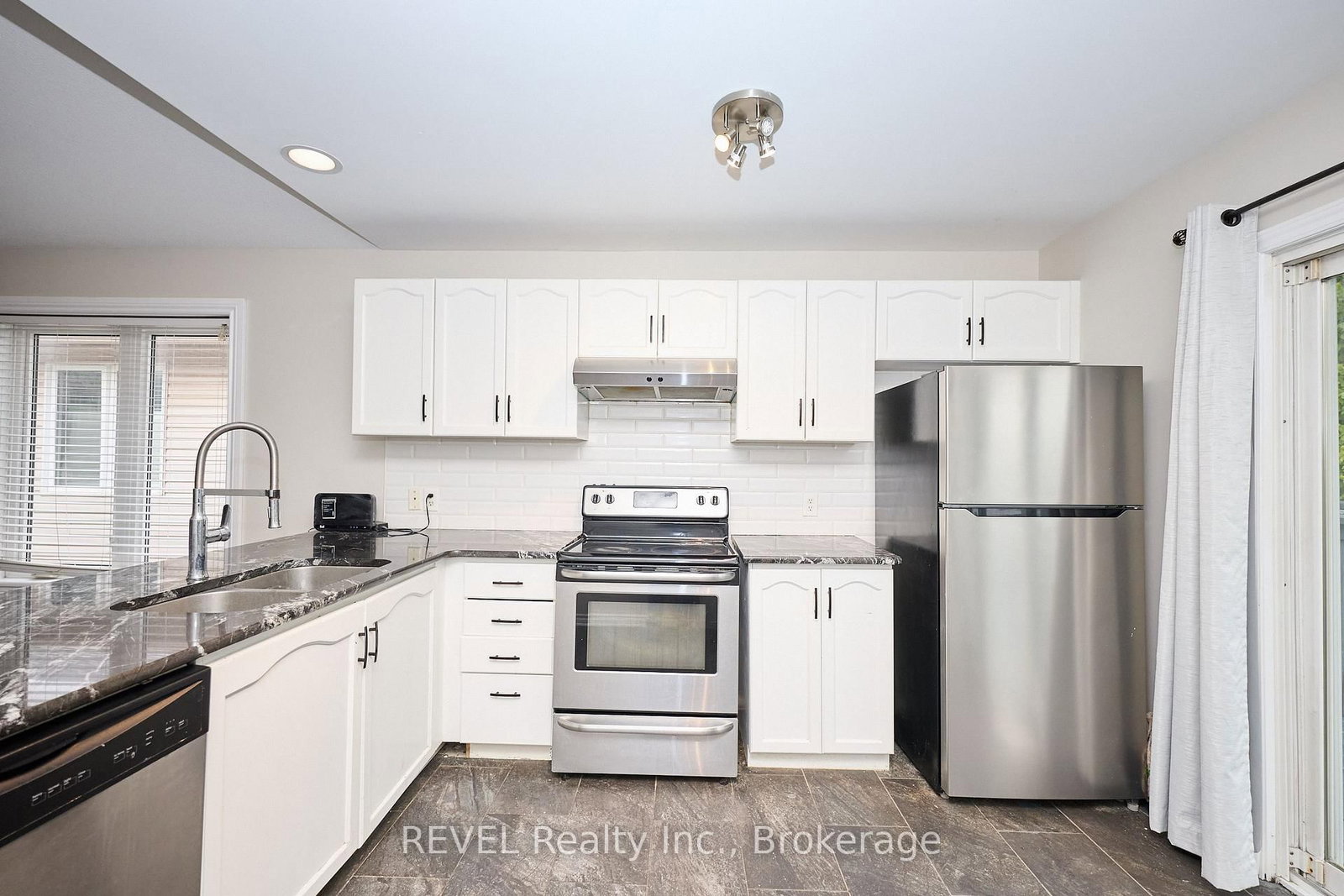 28 QUAKER Road • Welland, ON photo 10