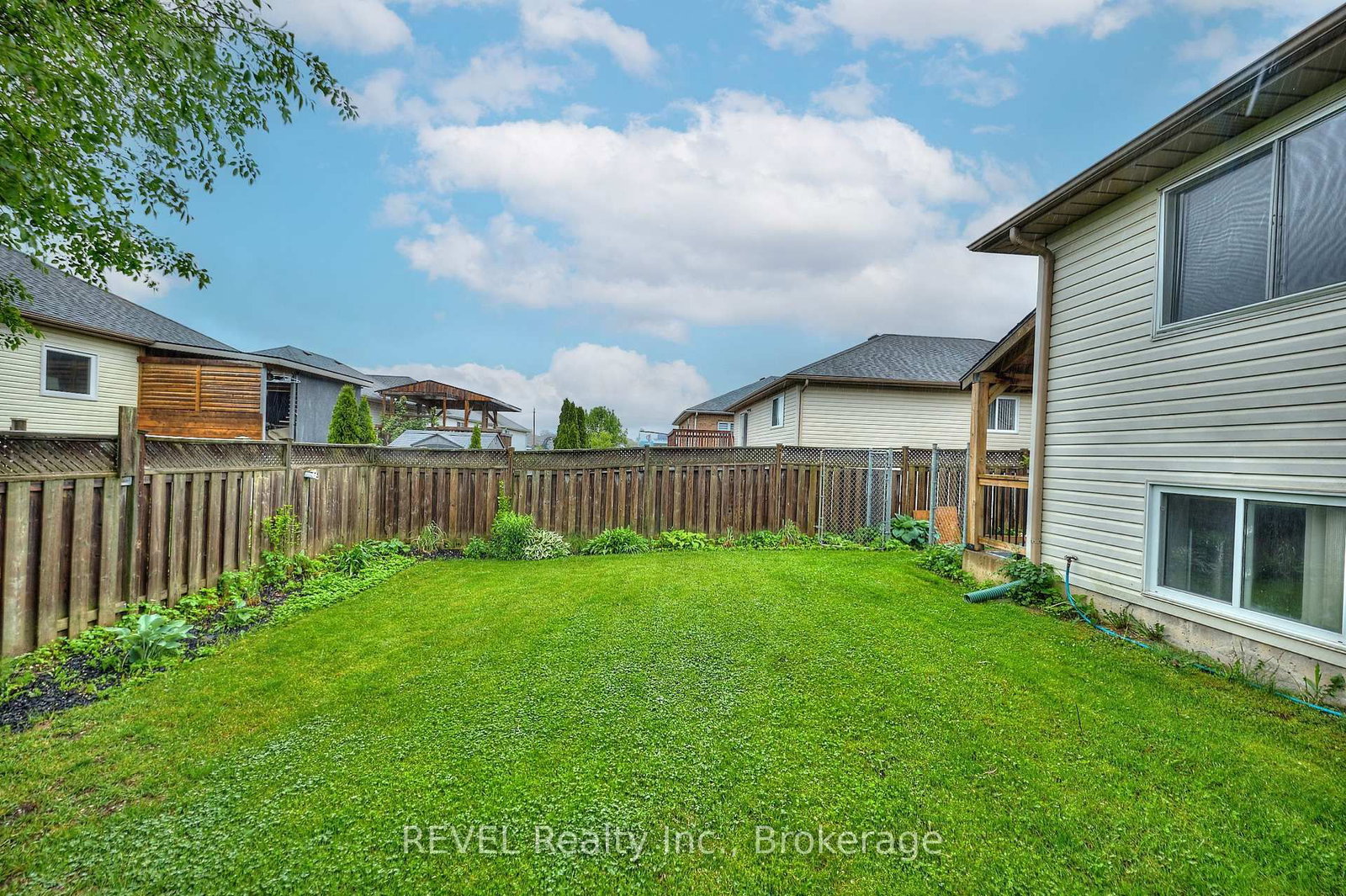 28 QUAKER Road • Welland, ON photo 21