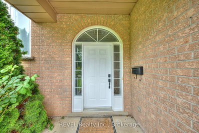 28 QUAKER Road • Welland, ON photo 3