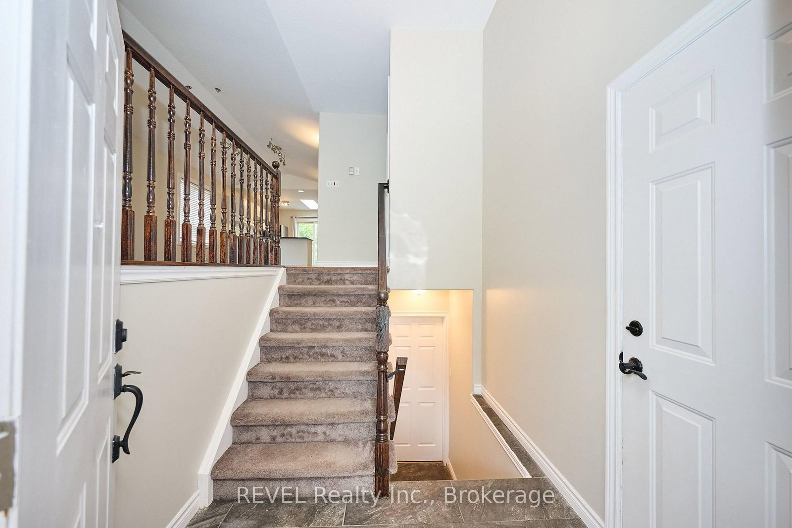 28 QUAKER Road • Welland, ON photo 4
