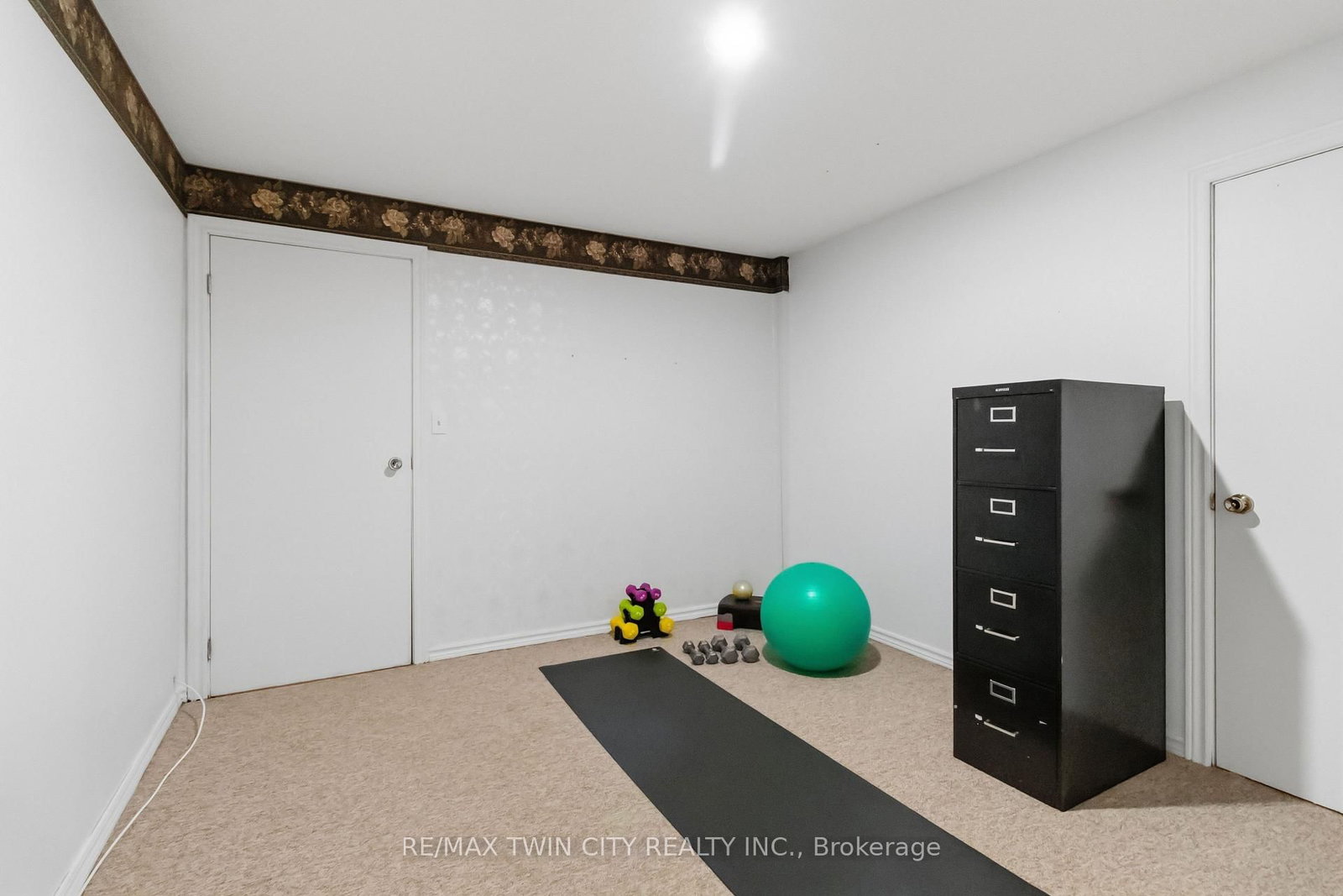 22 Allensgate Drive • Brantford, ON photo 28