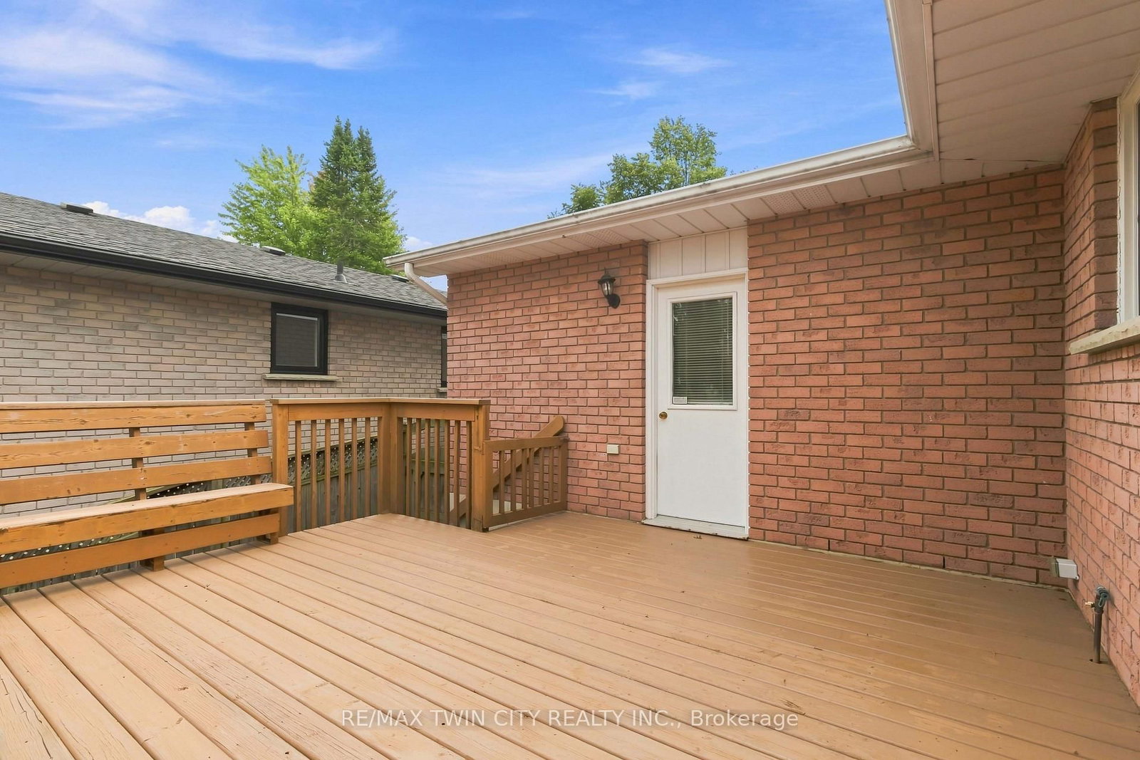 22 Allensgate Drive • Brantford, ON photo 32
