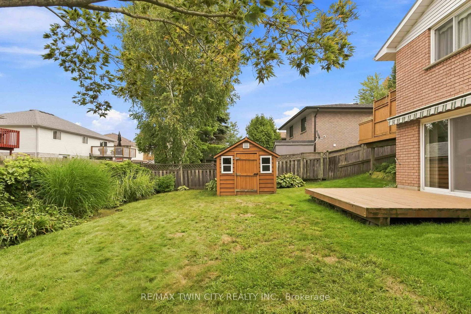 22 Allensgate Drive • Brantford, ON photo 33
